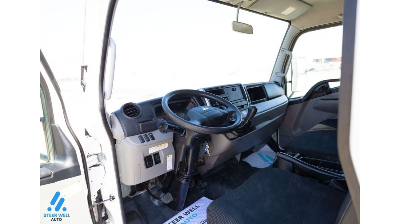 ميتسوبيشي فوسو كانتير 2022 Closed Box with Tail Lift - Short Chassis - Diesel MT - Low Mileage - GCC
