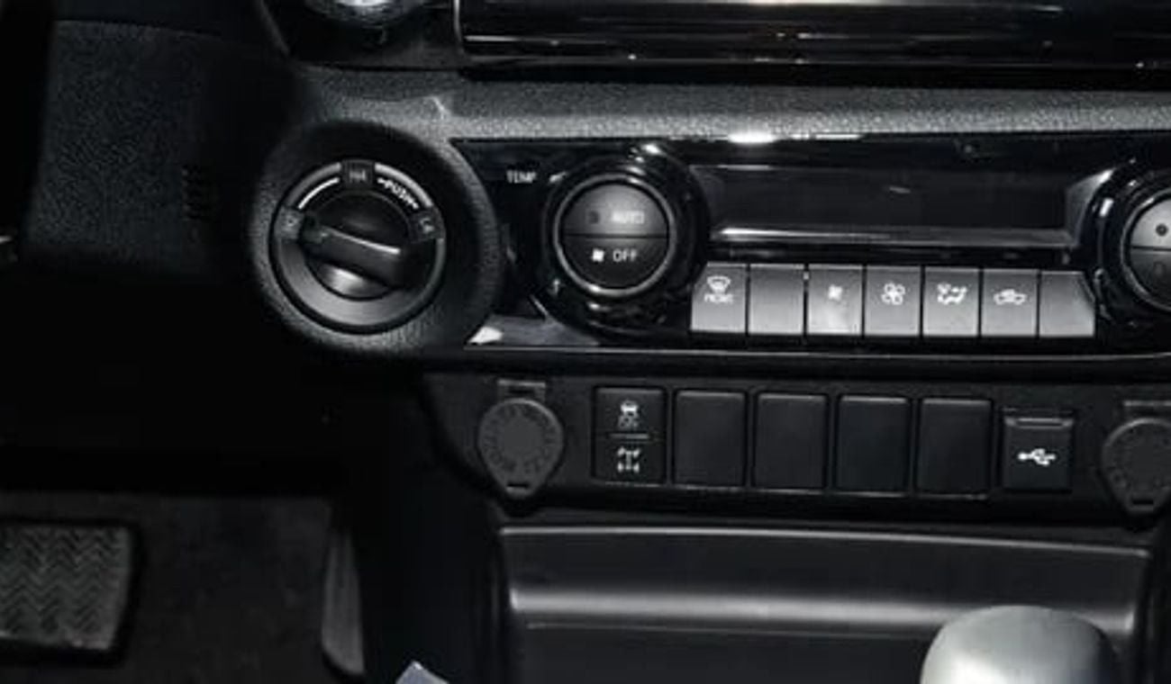 تويوتا هيلوكس Adventure 4.0L