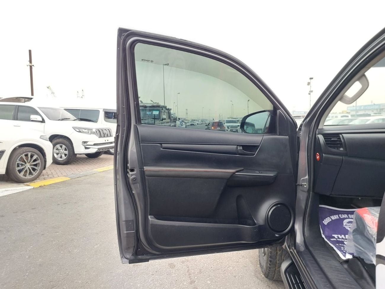 Toyota Hilux TOYOTA HILUX PICKUP RHD 2018 MODEL 2.8 L DIESEL AUTOMATIC(PM63198)