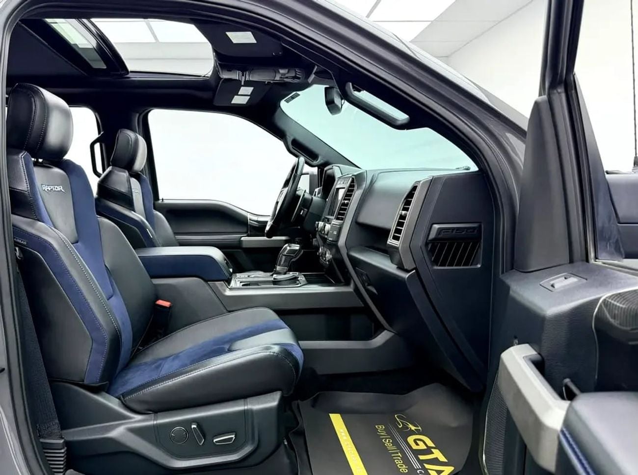 Ford F-150 F150 Raptor, Warranty, Full Service History, Carbon Fiber Interior, Fully Loaded, GCC