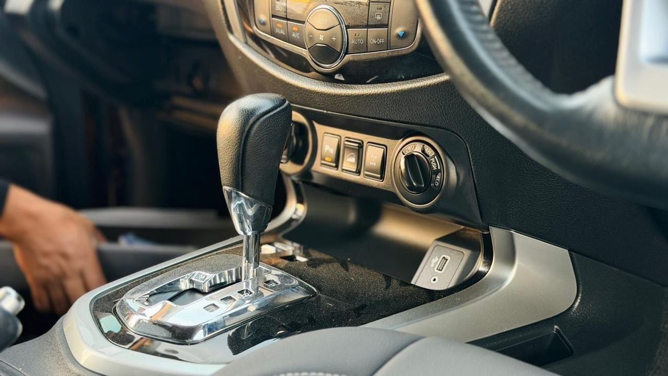 Nissan Navara 2021| 2.3L DIESEL | AUTOMATIC TRANSMISSION | RIGHT-HAND-DRIVE | PREMIUM CANOPY INSTALLED | HEAVY ROO