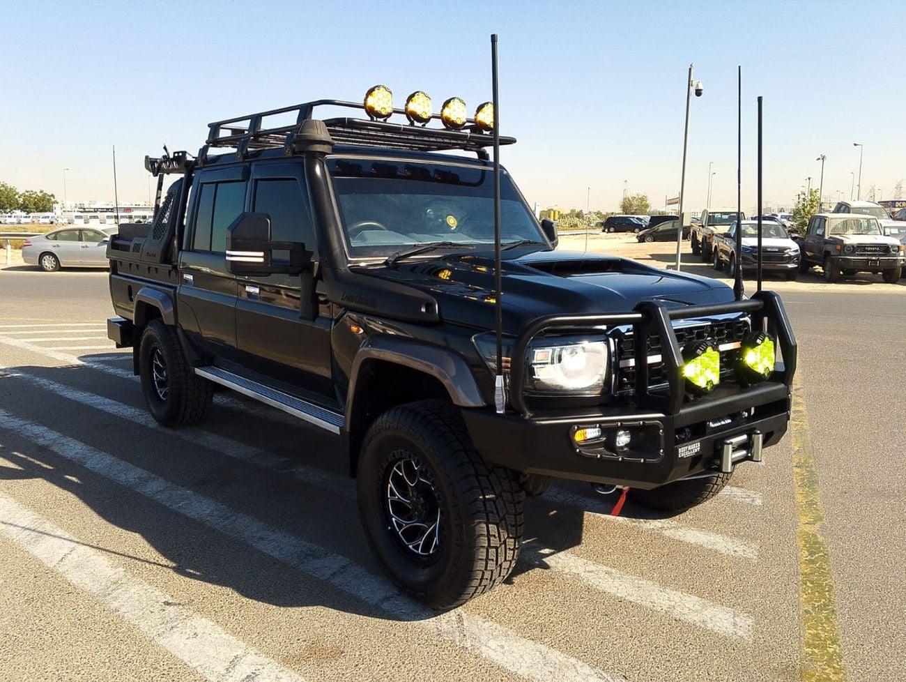 تويوتا لاند كروزر بيك آب GXL RHD 1VD-FTV 4.5L V8 Diesel Engine Manual Gear 4WD Double Cabin 4 Doors 5 Seats