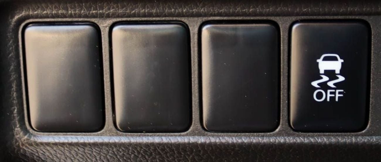 Mitsubishi L200 GL 2.4L (128 HP) Double Cab Utility Mitsubishi L200 2.4 L RWD 2020 GCC accident-free in excellent co