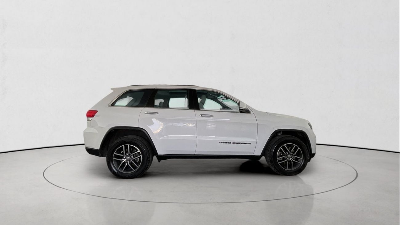 جيب جراند شيروكي Limited | upto AED 20,000 Ramadan Discount | شامل الضمان | 0 ﺪﻔﻋﺓ ﺃﻮﻟﻯ