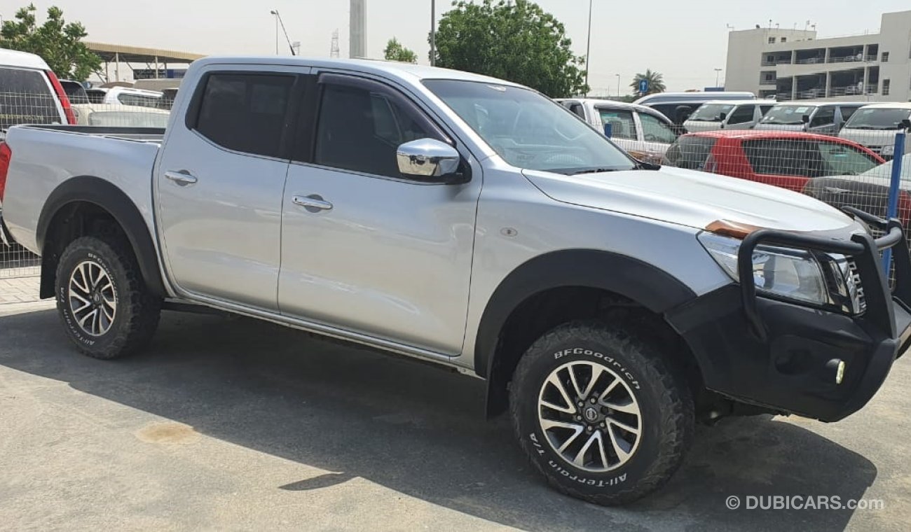 نيسان نافارا diesel auto 2.3L right hand drive excellent condition