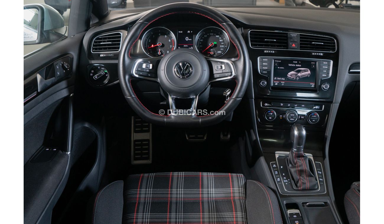 فولكس واجن جولف 2017 Volkswagen Golf GTI / Full Volkswagen Service History & 5 Year Volkswagen Warranty