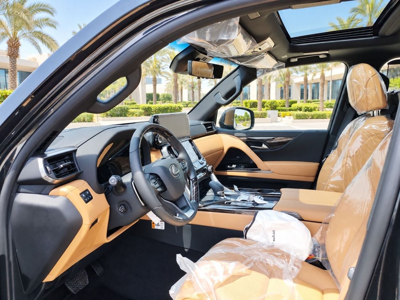 لكزس LX 700h SIGNATURE لكزس LX700h سيجنتشر 2026 | هجينة بسبعة مقاعد | ركن آلي | جاهزة للتصدير