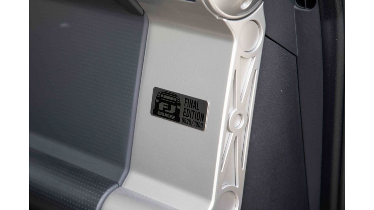 تويوتا إف جي كروزر 2023 Toyota FJ Cruiser 4.0 Final Edition JBL - Beige inside Black | Export Only
