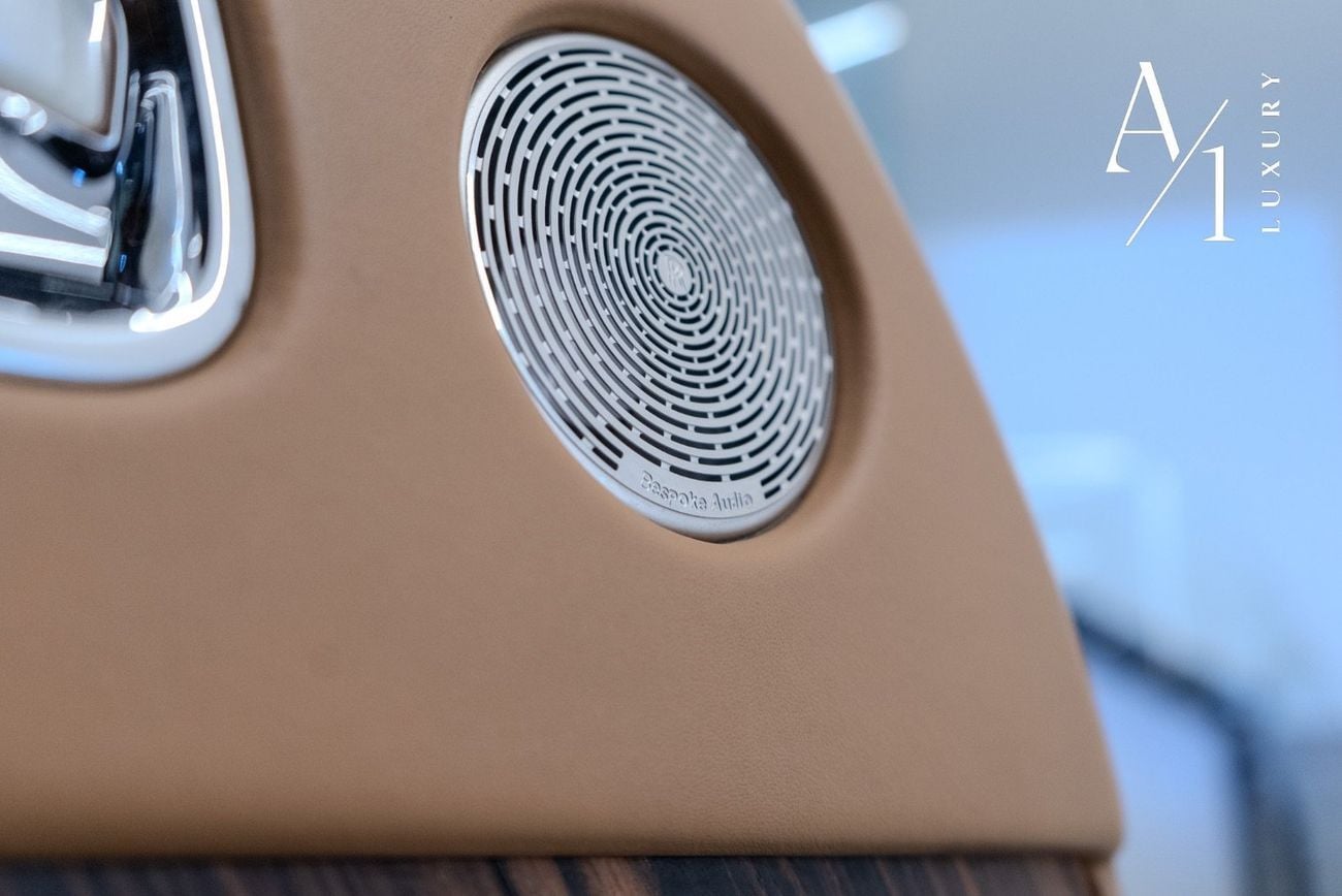 Rolls Royce Wraith 2015 Rolls Royce Wraith, Converted To 2018 Black Badge, Fully Loaded, Excellent Condition, GCC Spec