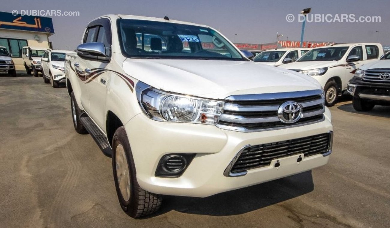 تويوتا هيلوكس SR5 2.8 L 4X4 دبل كابينة