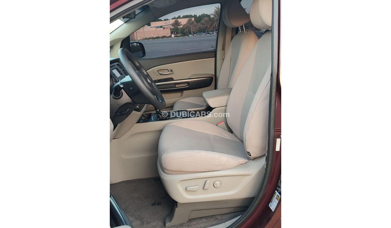 كيا سيدونا V6