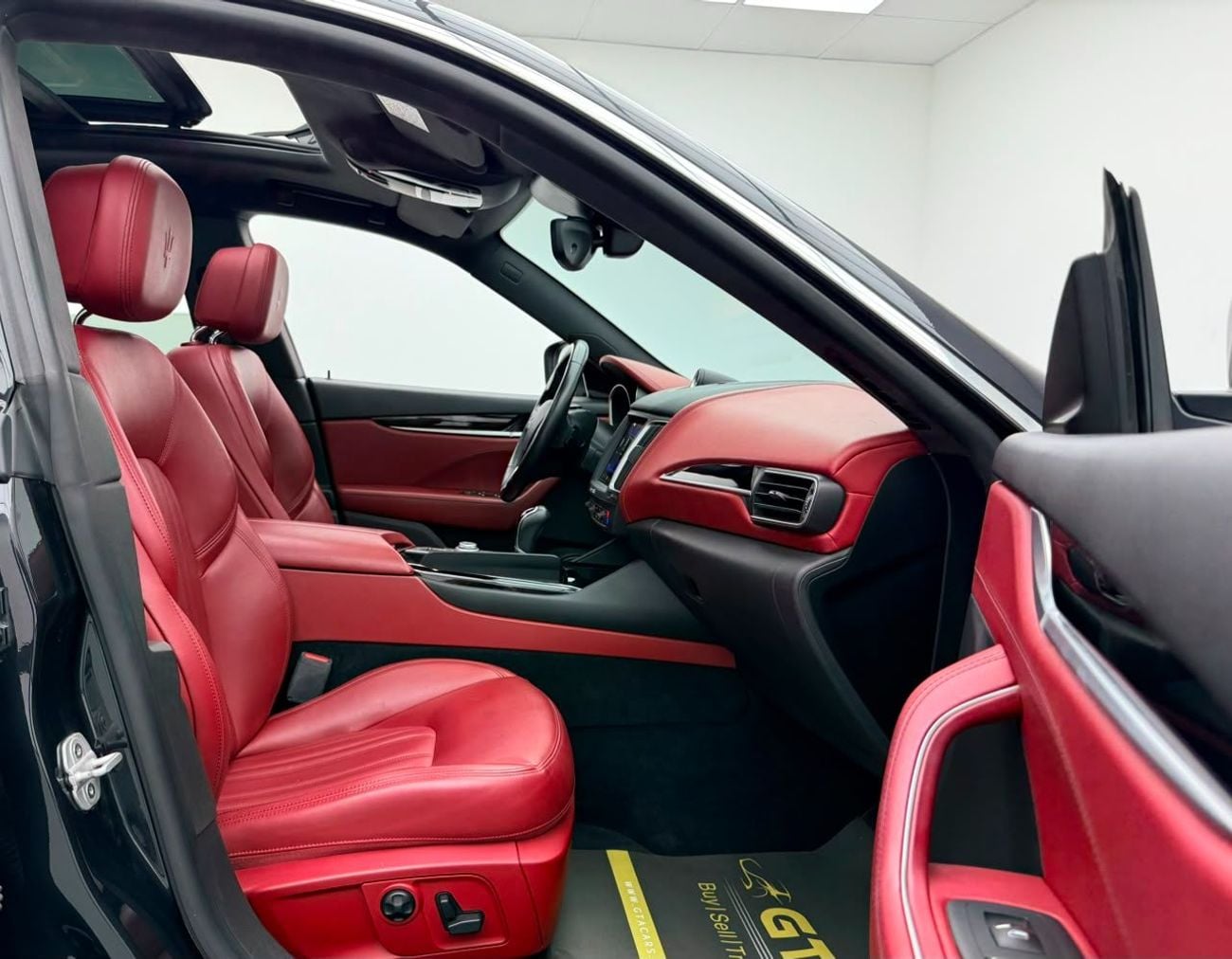 Maserati Levante STD 2018 Maserati Levante, Full Maserati Service History, Well Maintained, GCC