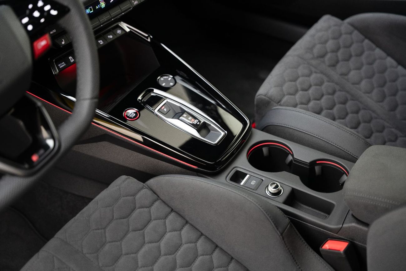 أودي RS3 TFSI quattro 2.5L Sportback