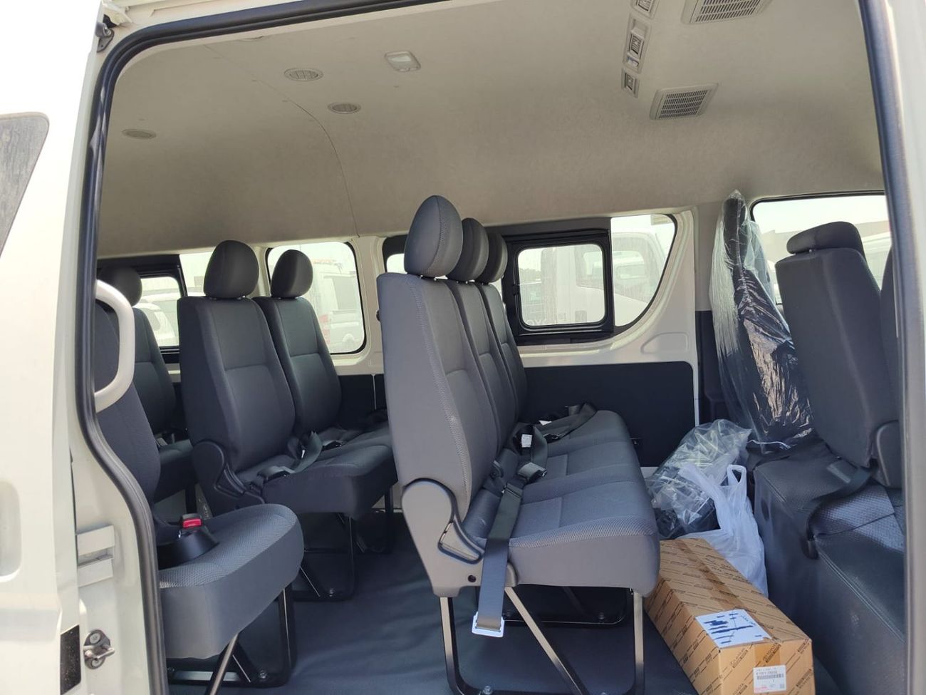 تويوتا هاياس 2025 Toyota Hiace (Old-Shape) High-Roof 16-Seater Passenger Van 2.7L 4-Cyl Petrol M/T RWD For Africa