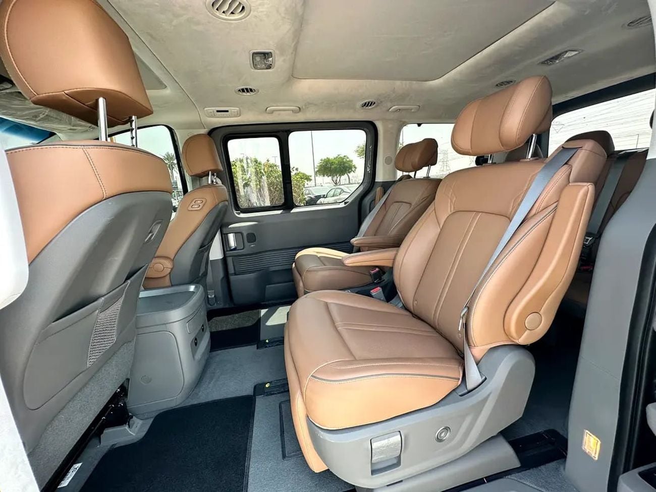 هيونداي ستاريا Premium | GCC Specs under warranty +Service contract