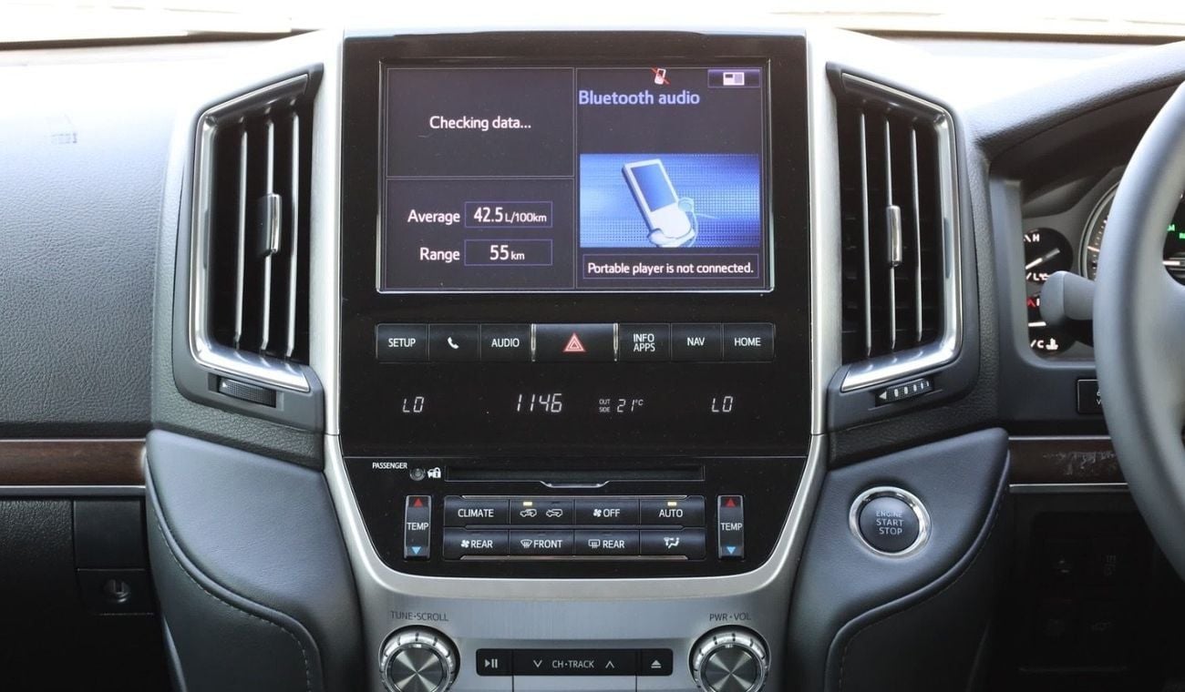 تويوتا لاند كروزر Sahara 2020 RHD Diesel V8 Full Option Top Of The Range