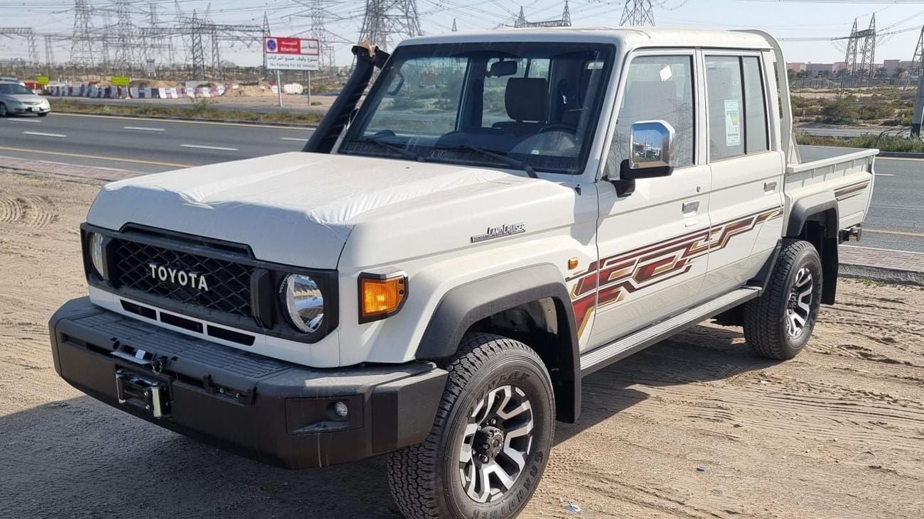 Toyota Land Cruiser Pick Up LC79 DC 2.8L Z Turbo-Diesel AT 2024YM [AVAILABLE IN WHITE & BEIGE COLOR]