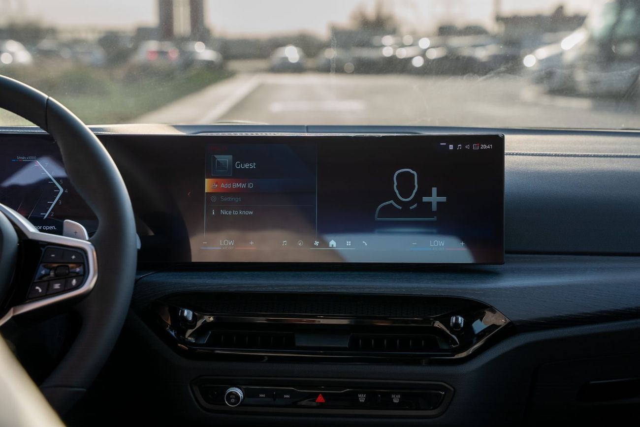 بي أم دبليو 325i BMW 3-Series 325LI 2026 Automatic 0 Km 4 Cylinder Rear Wheel Drive (RWD) Sedan Black