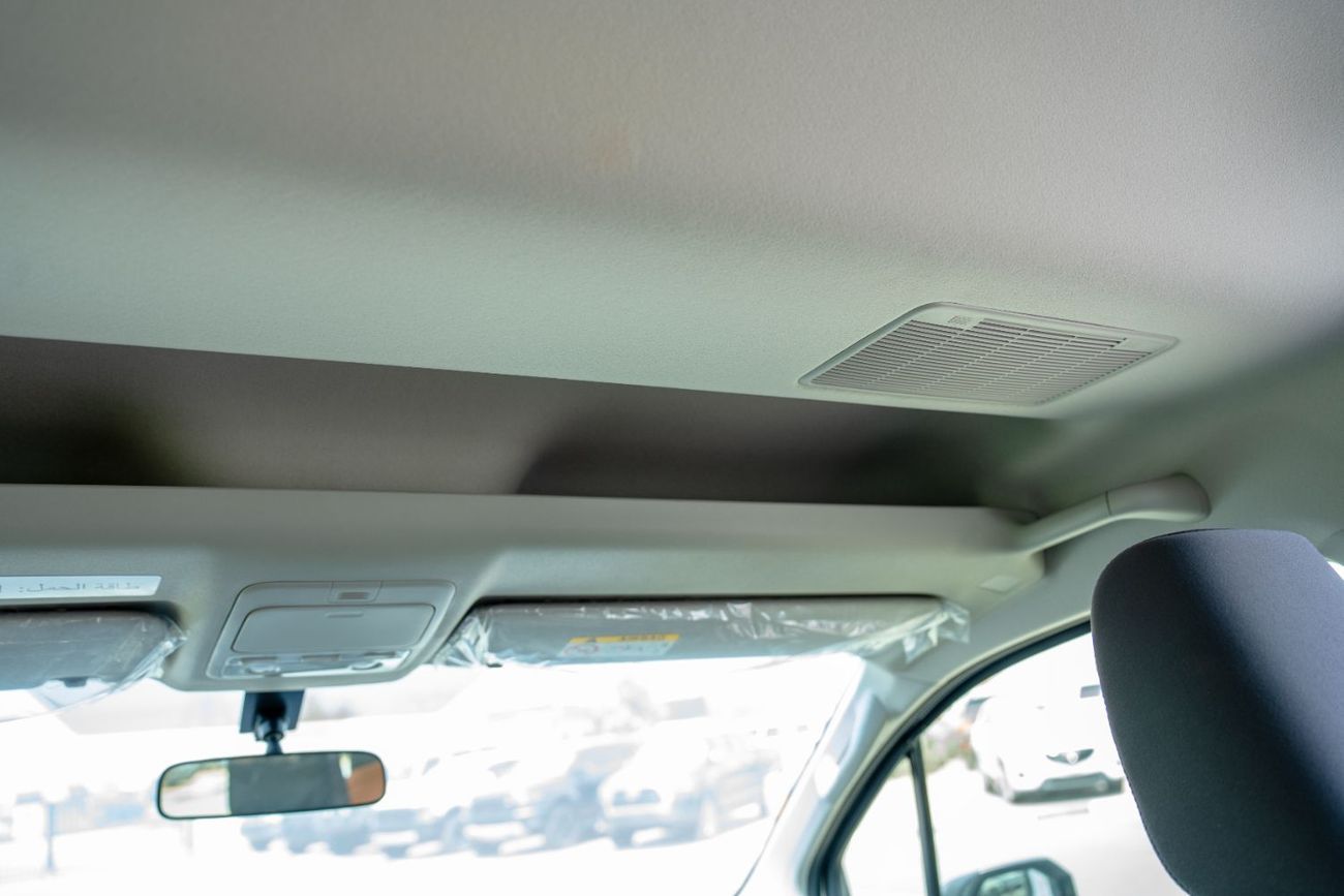 Toyota Hiace DLS -High Roof Commuter 2.8L M/T