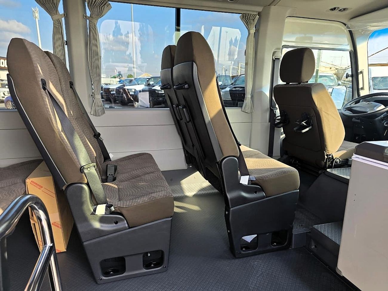 Toyota Coaster vip 4.2l diesel M/T 22 seats with electric door and cool box