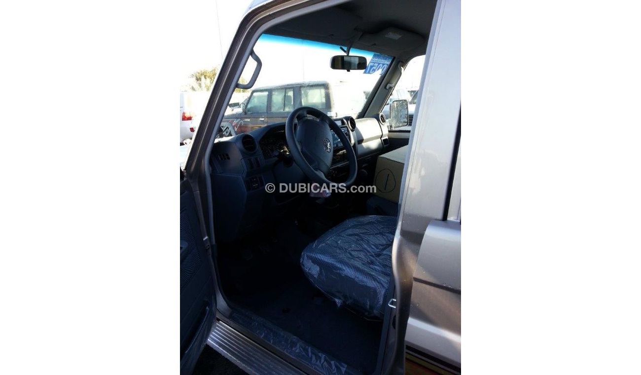 تويوتا لاند كروزر Hard Top 76 LX 10, Petrol engine, 10 Seats