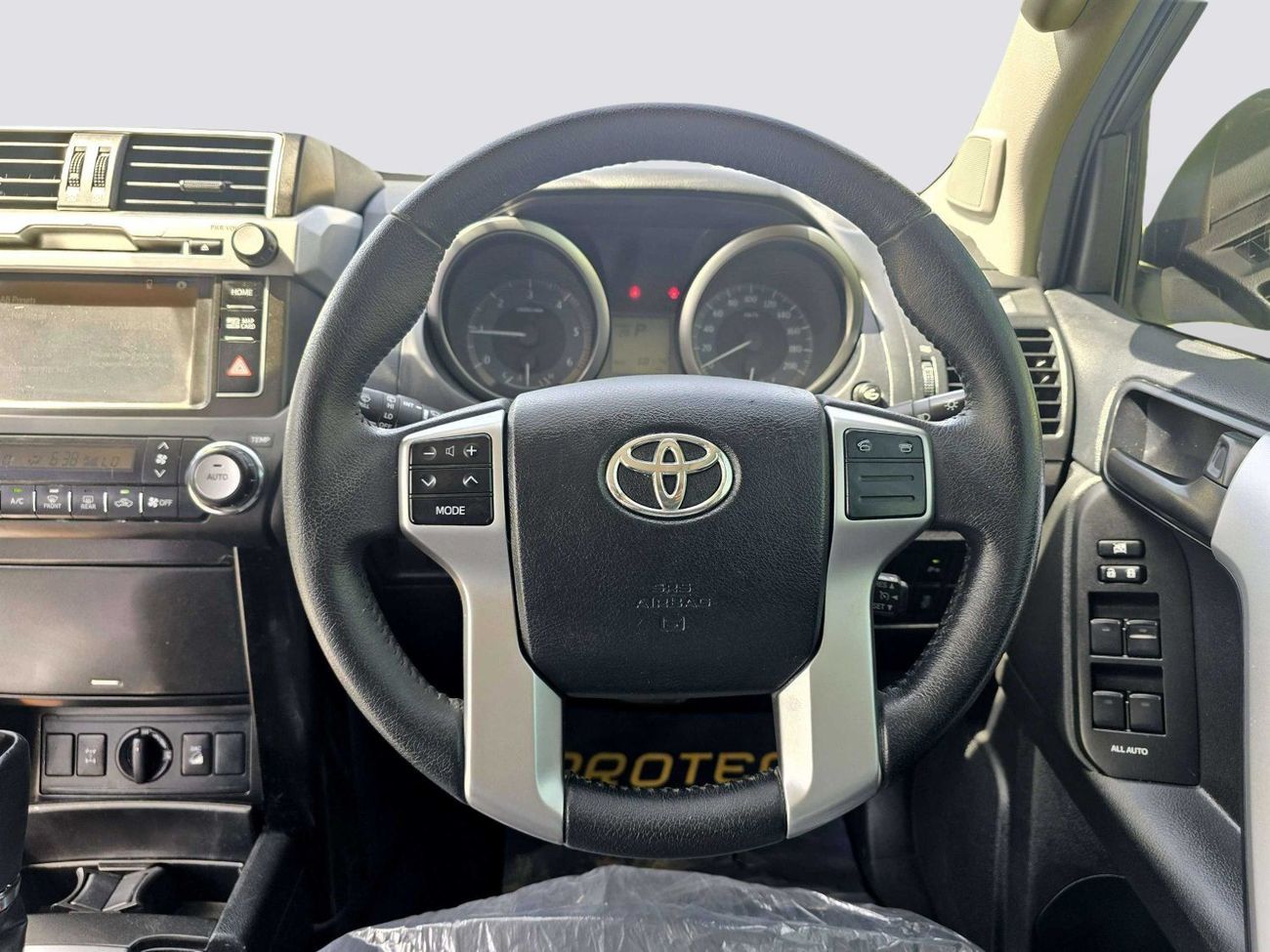 تويوتا برادو 4x4 Diesel 2.8l Right Hand Drive (Export only)