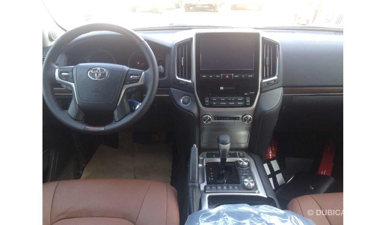 Toyota Land Cruiser VXR V8 5.7, Al- Futtaim