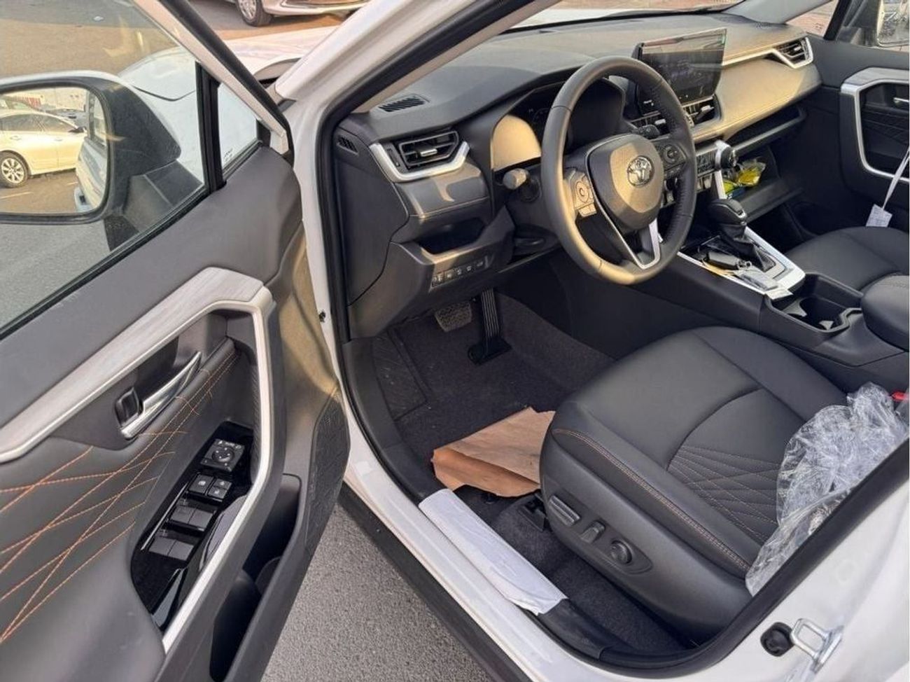 تويوتا راف ٤ 2.0L PETROL AUTOMATIC TRANSMISSION ( FOR RE-EXPORT ONLY)