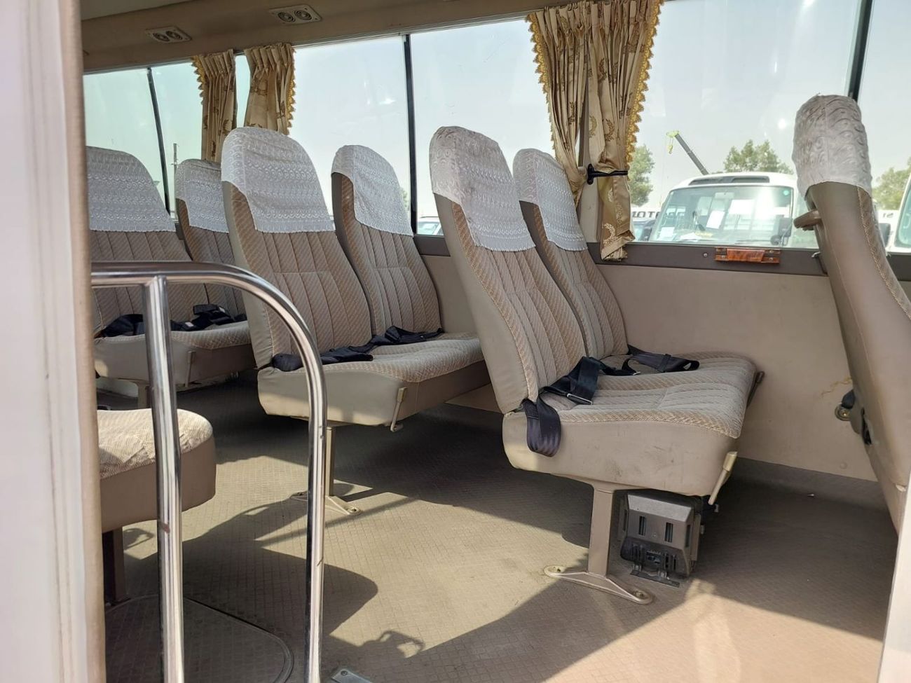 Toyota Coaster (RAMADAN OFFER) TOYOTA COASTER BUS RHD 1997 MODEL 4.1 L DIESEL MANUAL(PM00128)