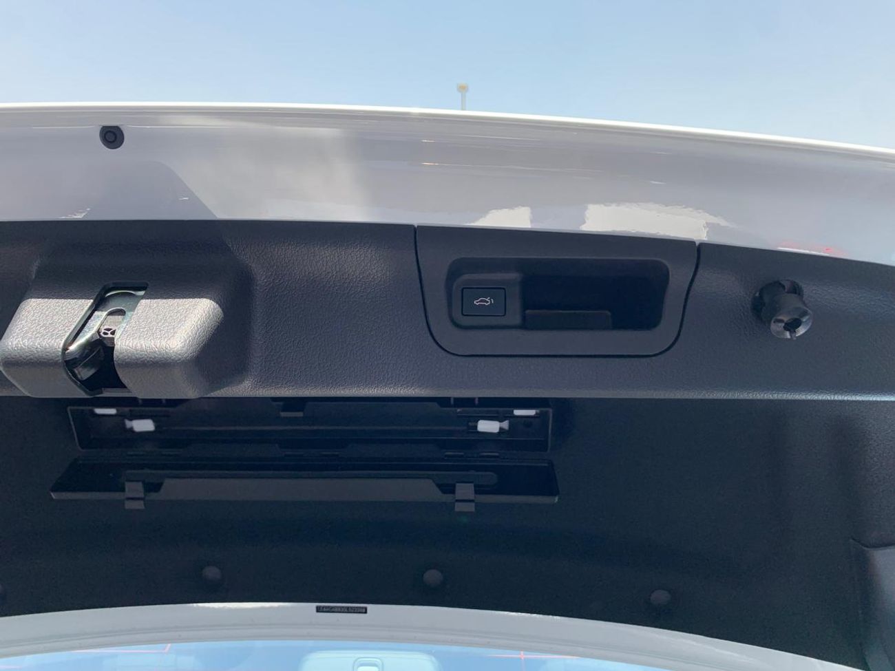 مرسيدس بنز 200 2025 MERCEDES -BEN C200L 1.5L V4 FULL OPTION