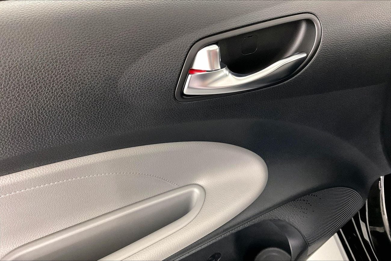 ميتسوبيشي اتراج GLX Mid | ضمان مجاني لمدة عام | 0 دفعة أولى