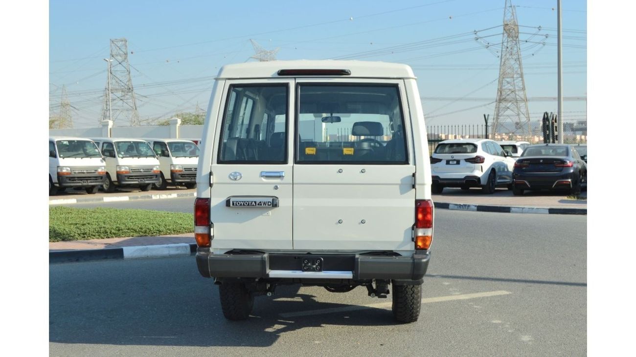 Toyota Land Cruiser 70 3 Doors