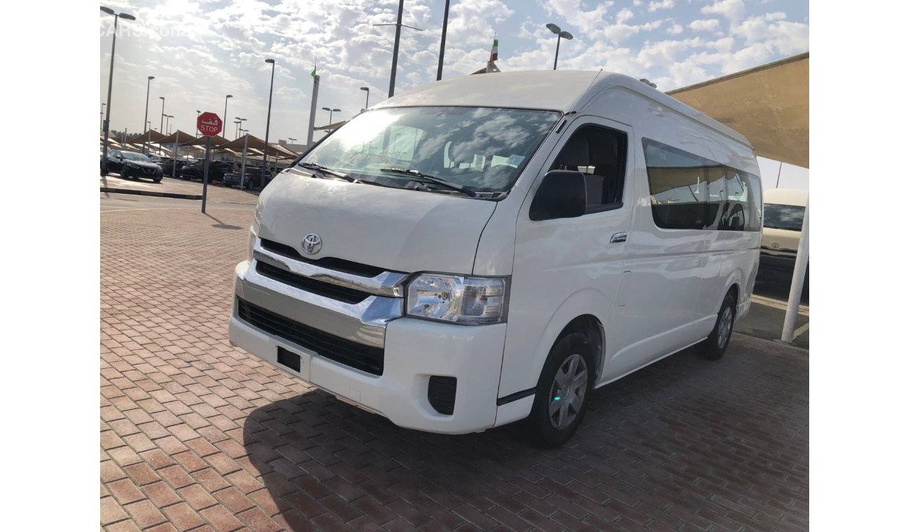 Toyota Hiace Commuter GLX High Roof Toyota Hiace Highroof Bus 13 seater,Diesel.