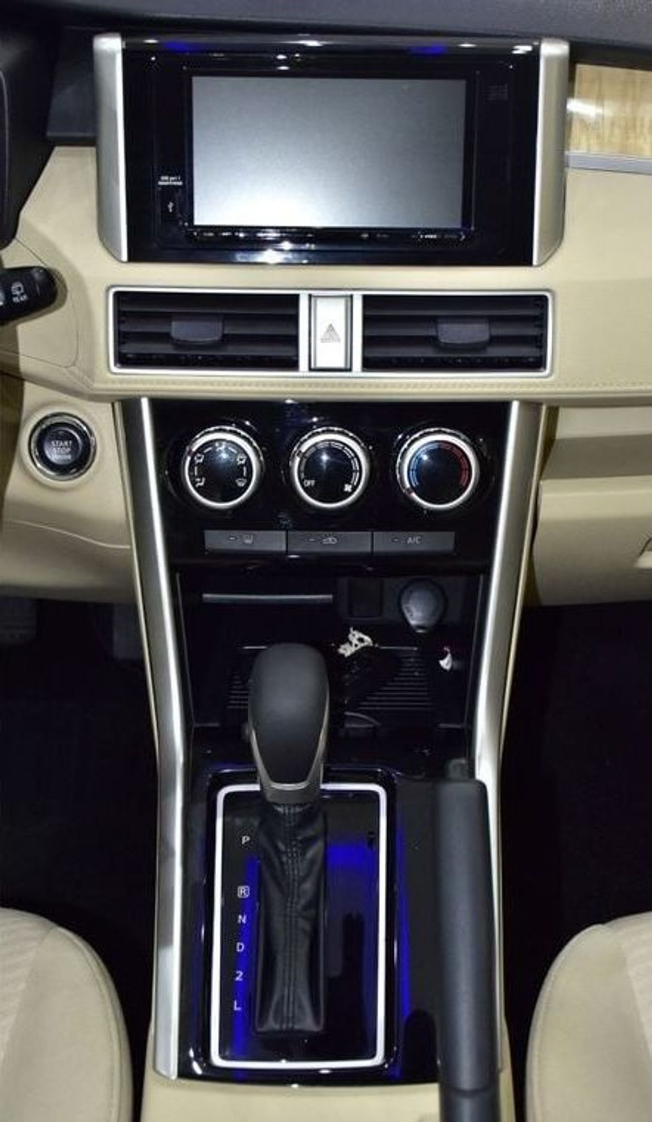 Mitsubishi Xpander EXCELLENT DEAL for our Mitsubishi Xpander 1.5L ( 2021 Model ) in Silver Color GCC Specs