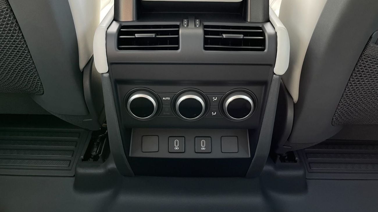 لاند روفر ديفندر 2026 Land Rover Defender P400 110 HSE X-DYNAMIC WARRANTY 5 YEARS