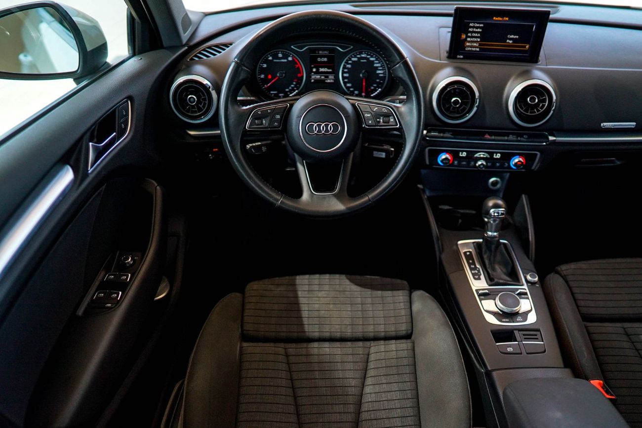 أودي A3 30 TFSI Basic