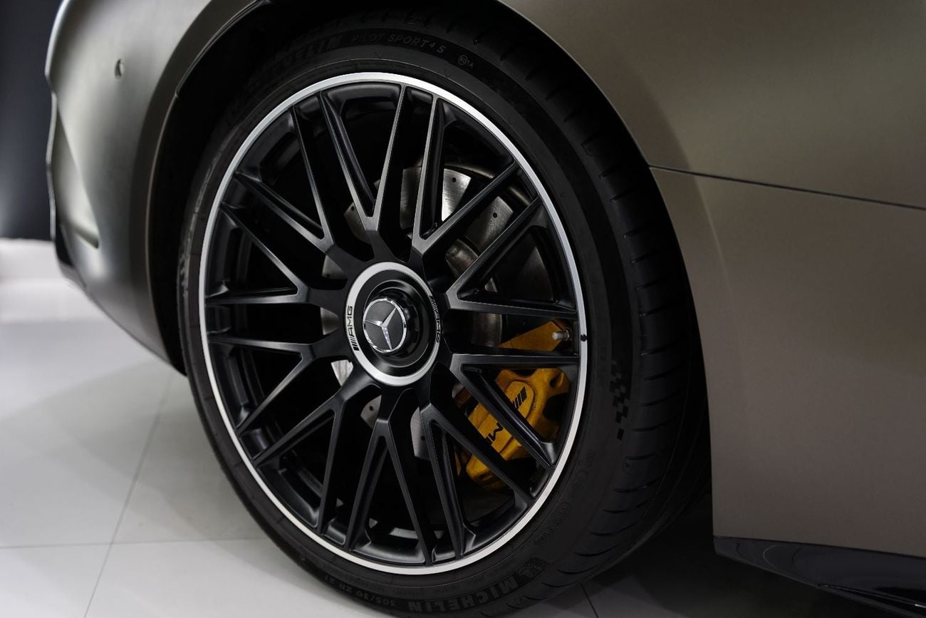 مرسيدس بنز SL 63 AMG Dynamic PLUS Pack, AMG Track Pace, Front Lift System, Carbon Interior!!