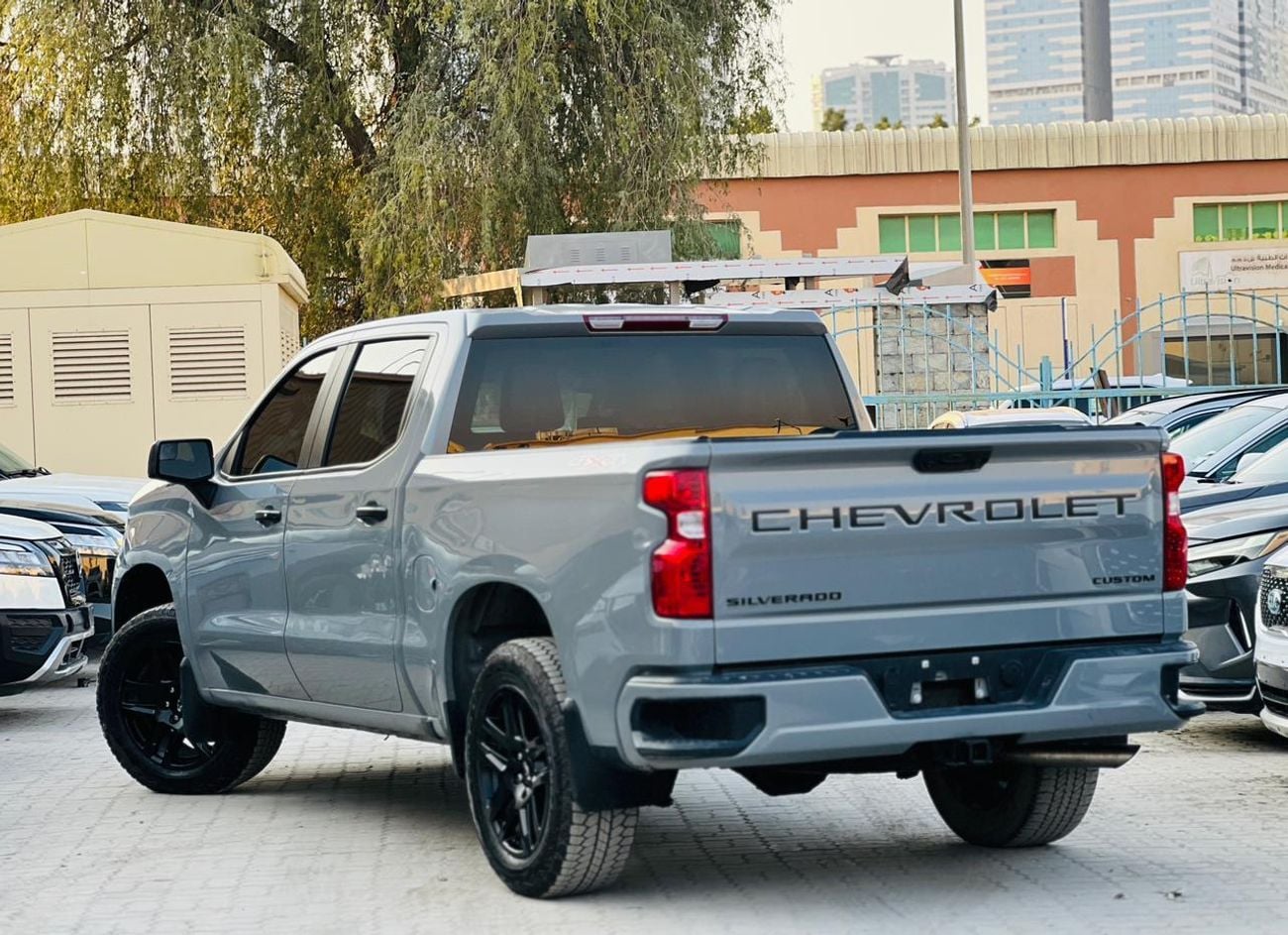 Chevrolet Silverado Custom K1500