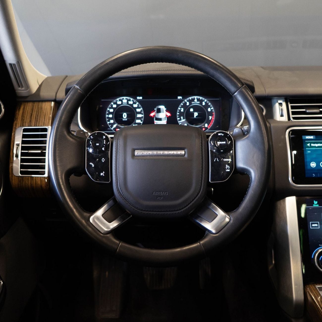 لاند روفر رينج روفر 2,586 P.M • 0% Downpayment • Range Rover HSE • 1 Year Warranty