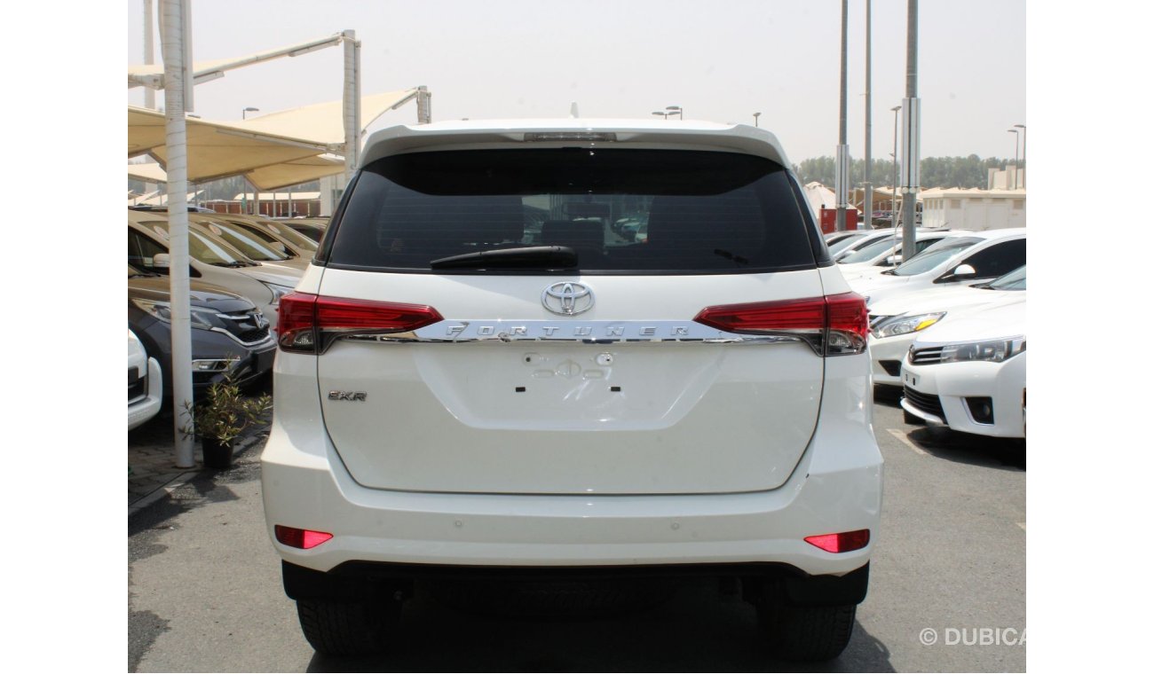 Toyota Fortuner GCC - 3 KEYS - ORIGINAL PAINT - ACCIDENTS FREE - CAR IS IN PERFECT CONDITION INSIDE OUT