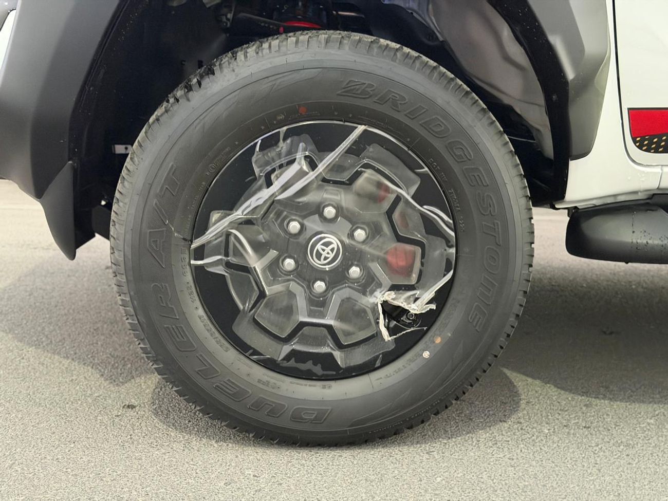 تويوتا هيلوكس DC 4.0L PETROL V6 GR AUTOMATIC TRANSMISSION ( FOR RE- EXPORT ONLY )