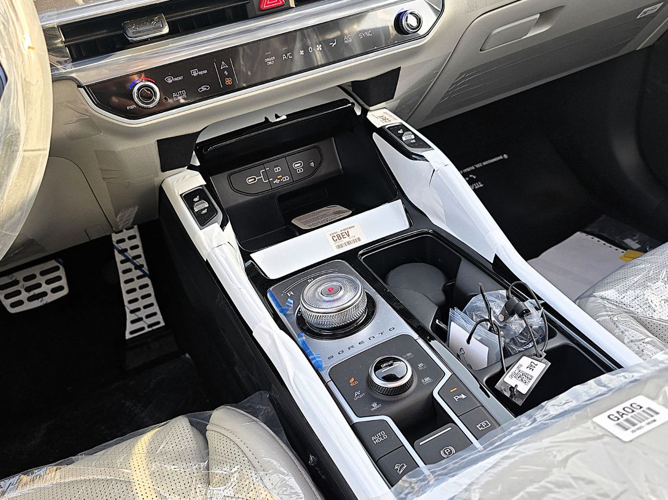 كيا سورينتو KIA SORENTO MQ4 HEV AT 7P 1.6L SUV AWD 5Doors black color 2026 Model