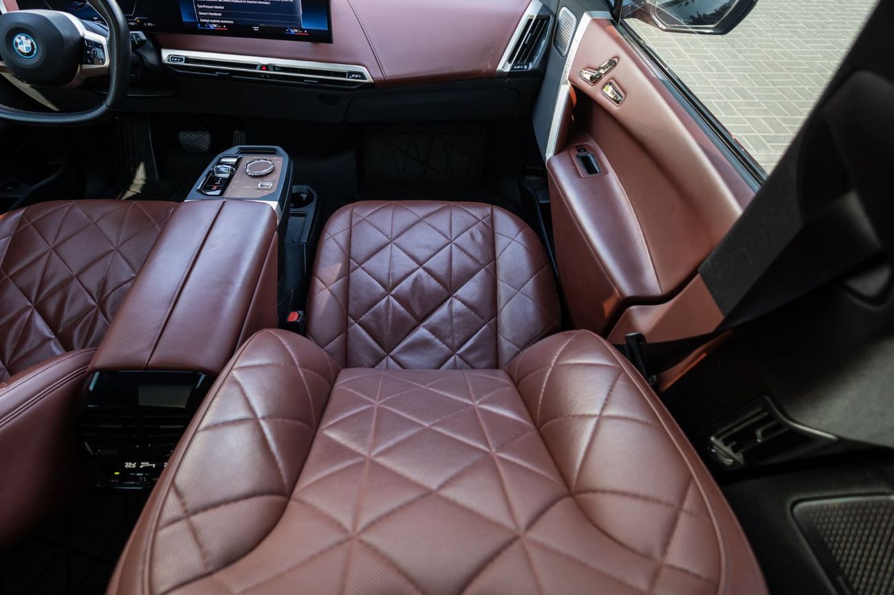 بي أم دبليو iX xDrive40