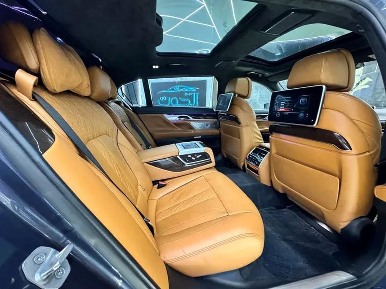 بي أم دبليو 750Li Luxury 4.4L (443 HP)