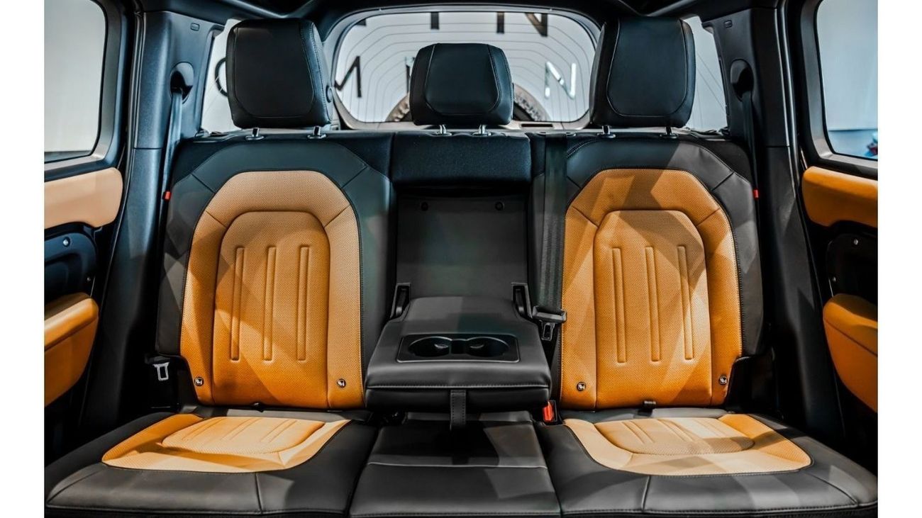 لاند روفر ديفندر 2024 Land Rover Defender X P400, 2029 Land Rover Warranty + Service Contract, Low KMs, GCC