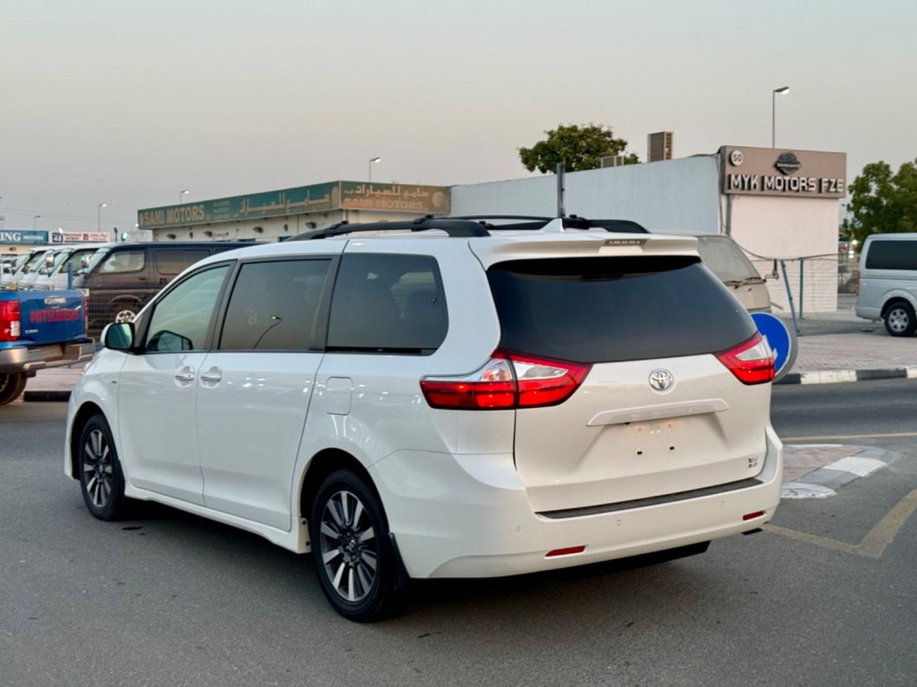 Toyota Sienna 2019 XLE SUNROOF 4x4 FULL OPTION US SPEC