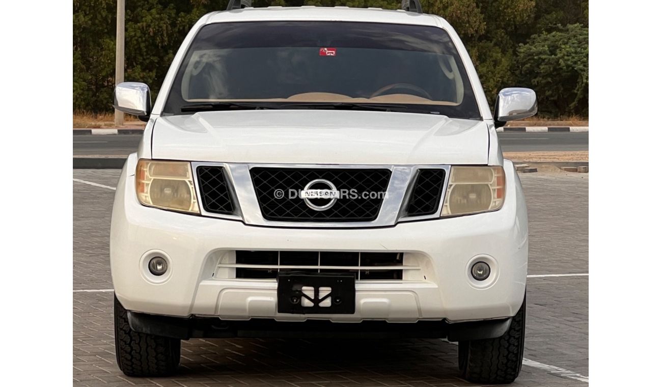 Nissan Pathfinder SE