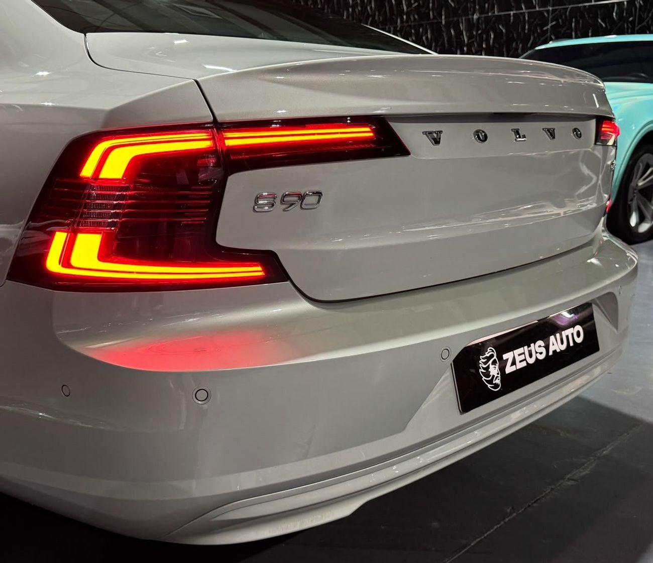 فولفو S90 Volvo S90 B5 | GCC | Original Paint | Well Maintained