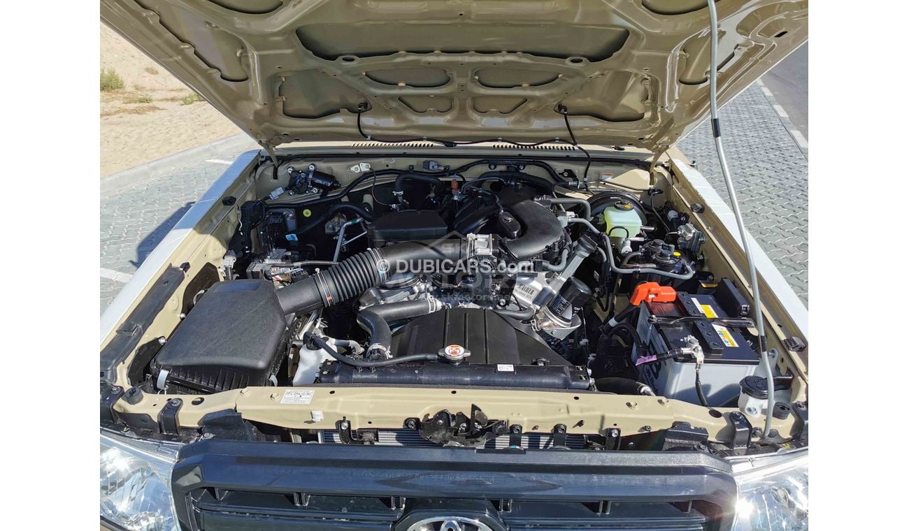 Toyota Land Cruiser Pick Up 4.0L PETROL, 16" TYRE, BASIC VERSION, SPECIAL PRICE (CODE # LCSC02)