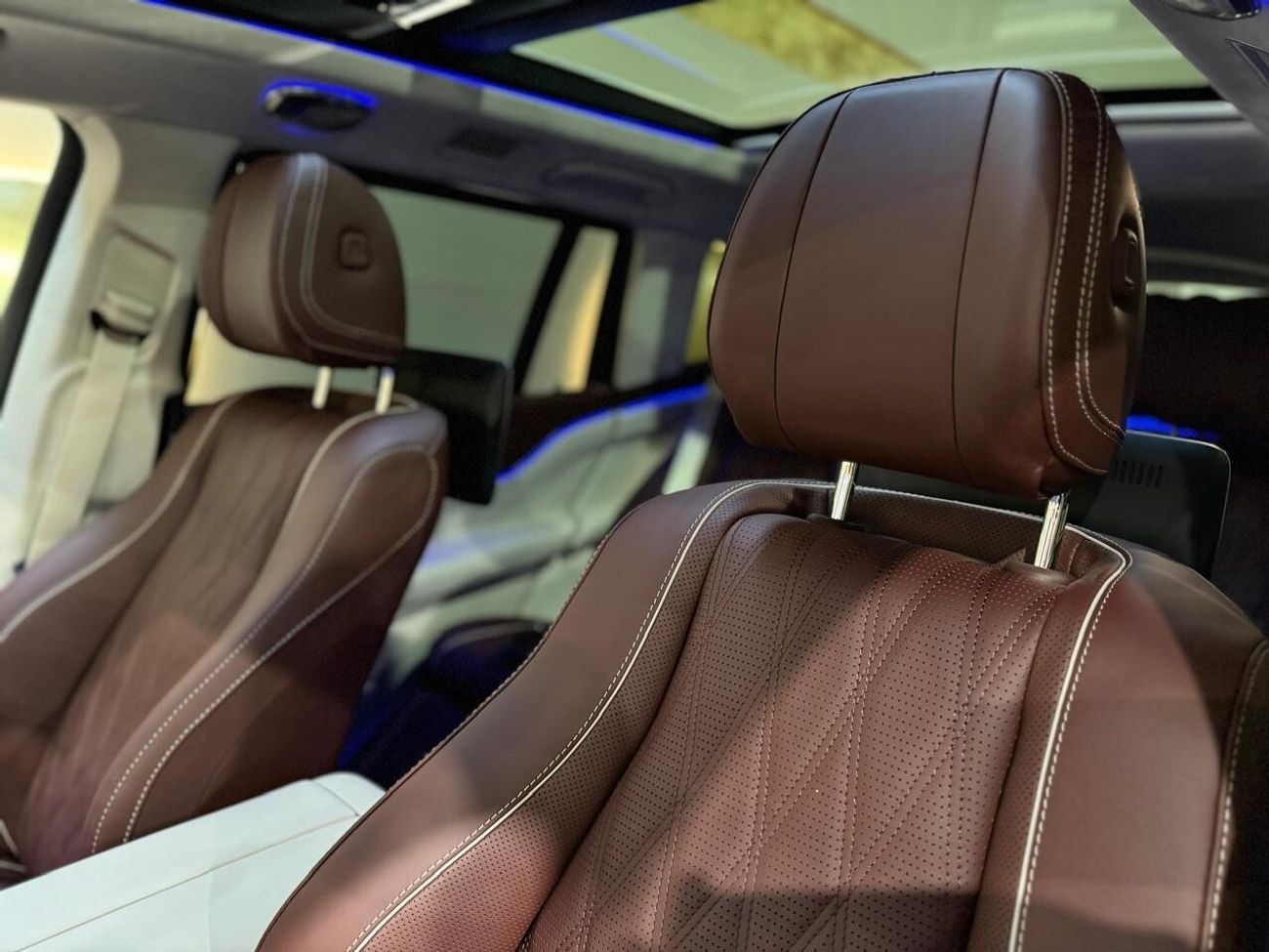 Mercedes Maybach GLS600 Maybach 4.0L Twin-Turbo Charged V8 Engine With V8 Spark Ignition Engine M177 - AMG Petrol / Germany Specs